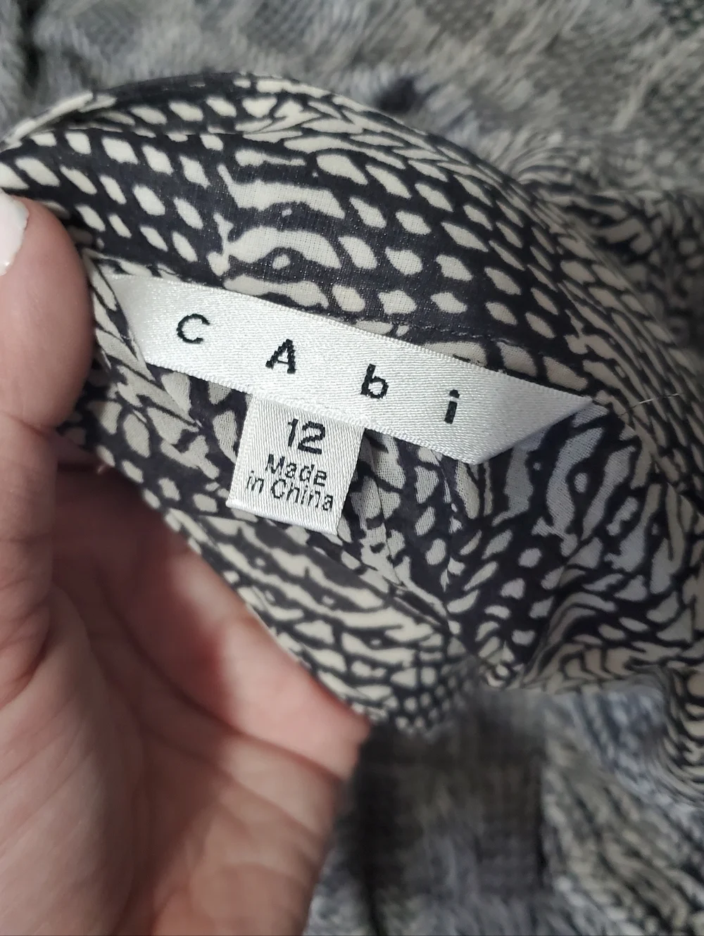 Cabi Flowy Black And White Midi Skirt Size 12